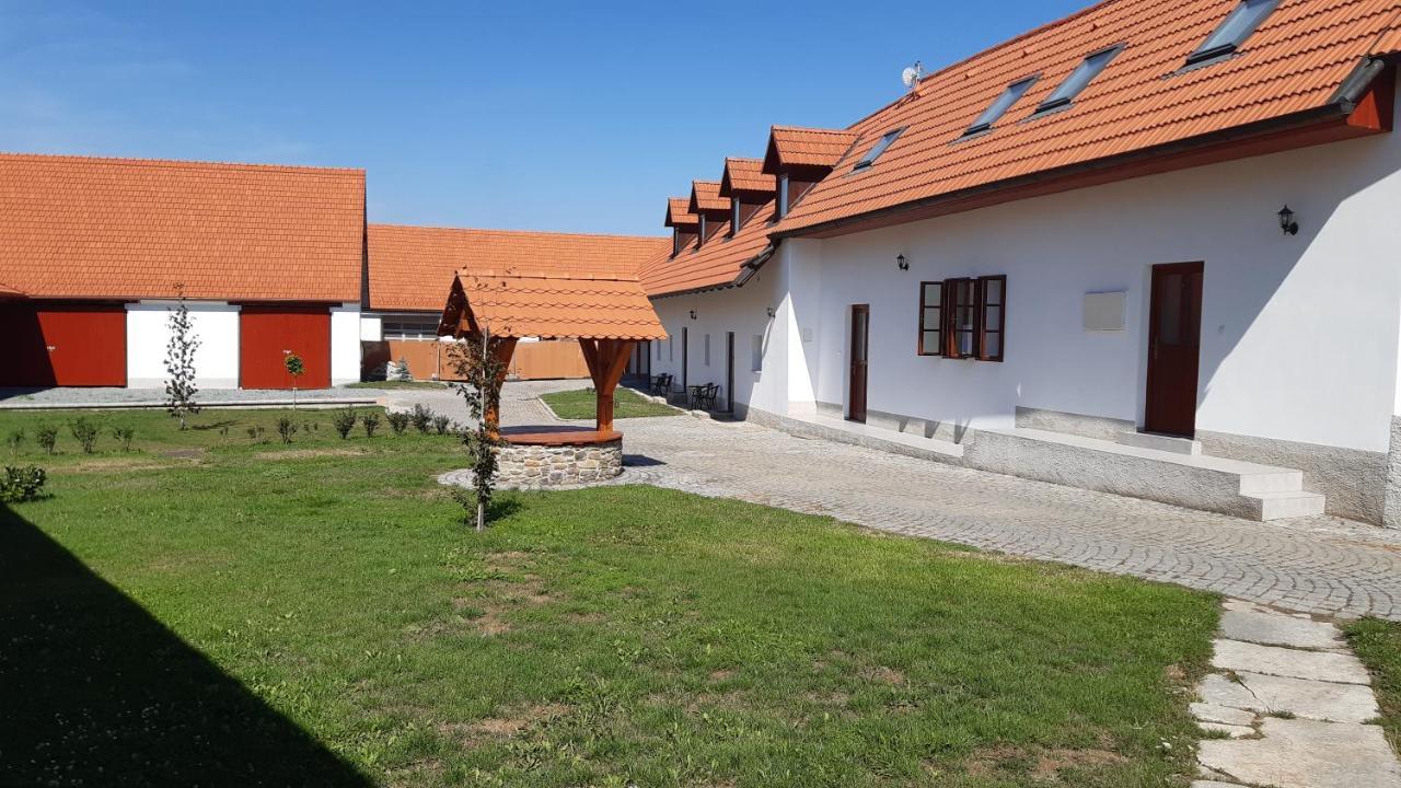 Martinuv Dvur Appartement Plzeň Buitenkant foto