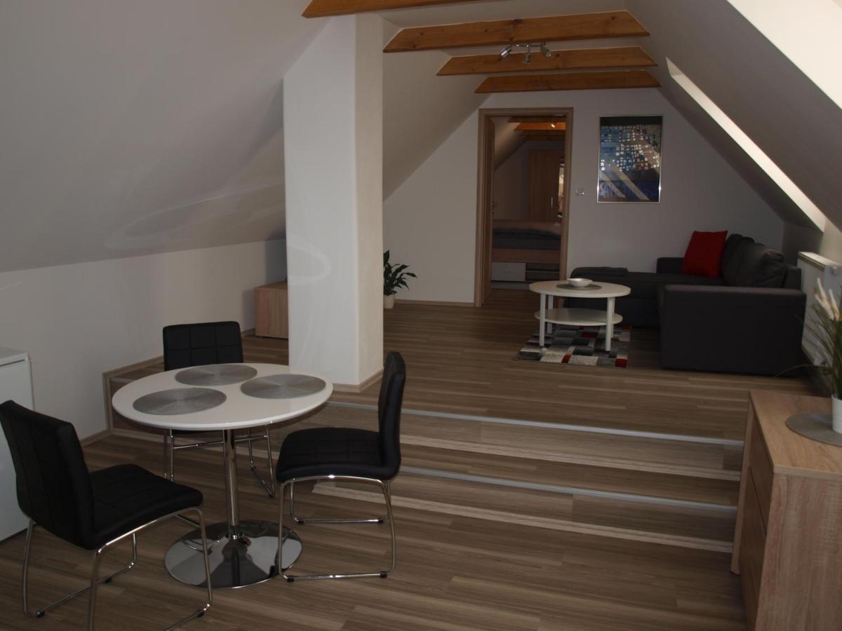 Martinuv Dvur Appartement Plzeň Buitenkant foto